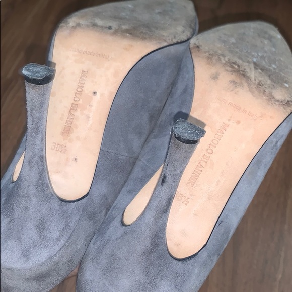 Manolo Blahnik Gray Suede Pumps 38.5 - Picture 5 of 7